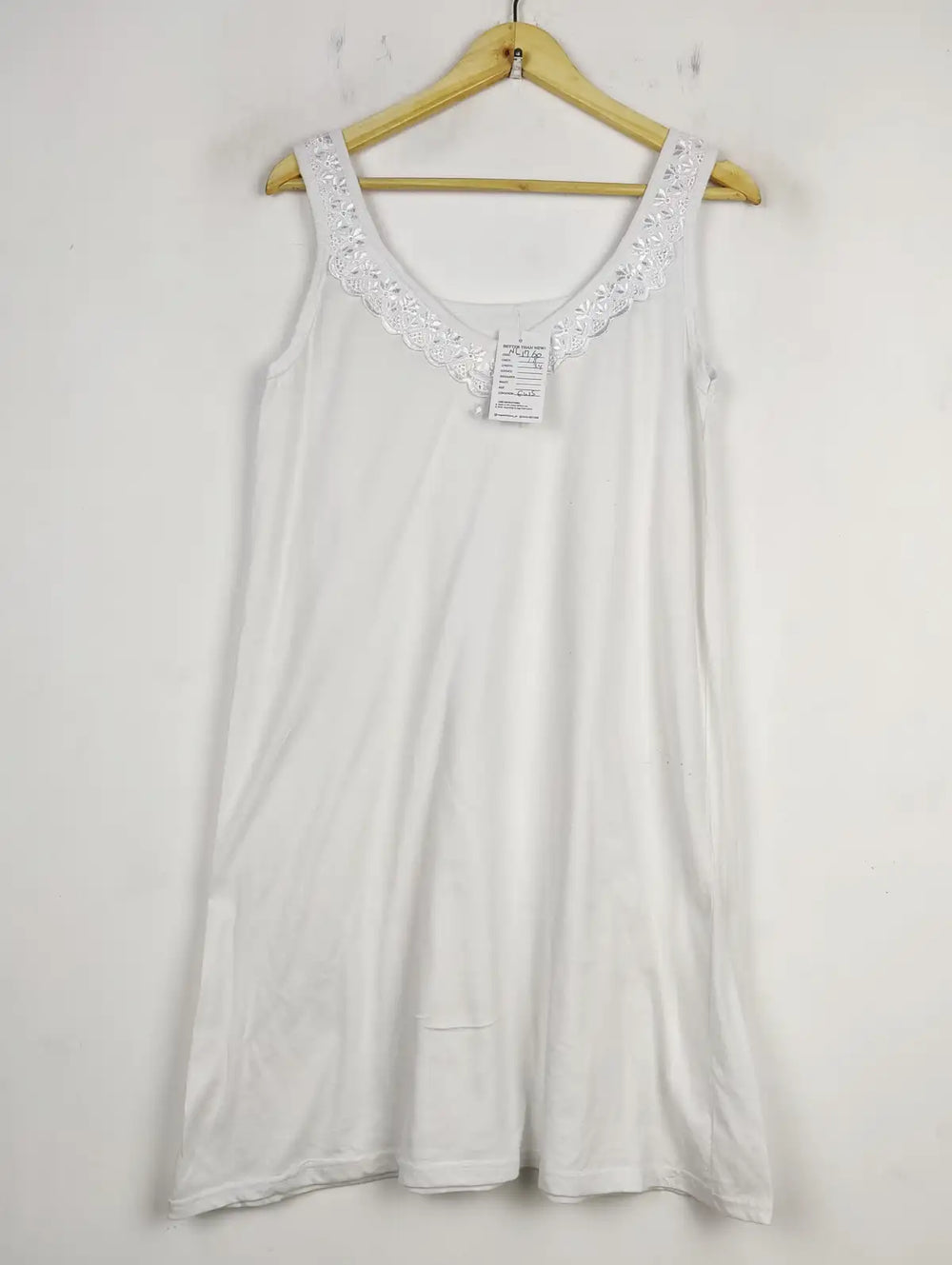 Buy online pre-used pre-loved 100% authentic & Original branded Unknown Brand (NL-1760) available in Pakistan. Top international brands avilable.