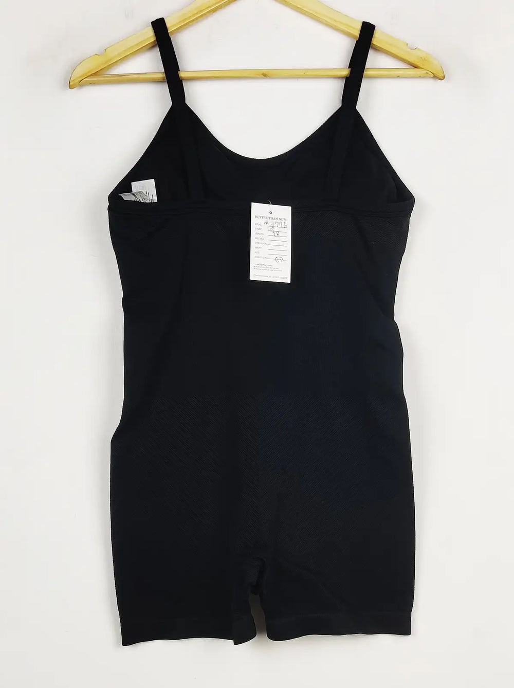 Buy online pre-used pre-loved 100% authentic & Original branded Workout (NL-1776) available in Pakistan. Top international brands avilable.