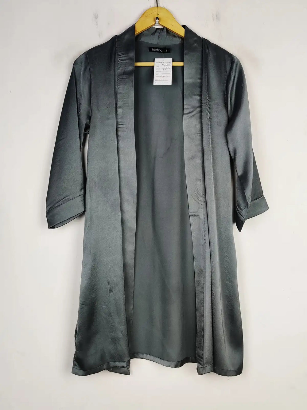 Buy online pre-used pre-loved 100% authentic & Original branded Boohoo (NL-1849) available in Pakistan. Top international brands avilable.