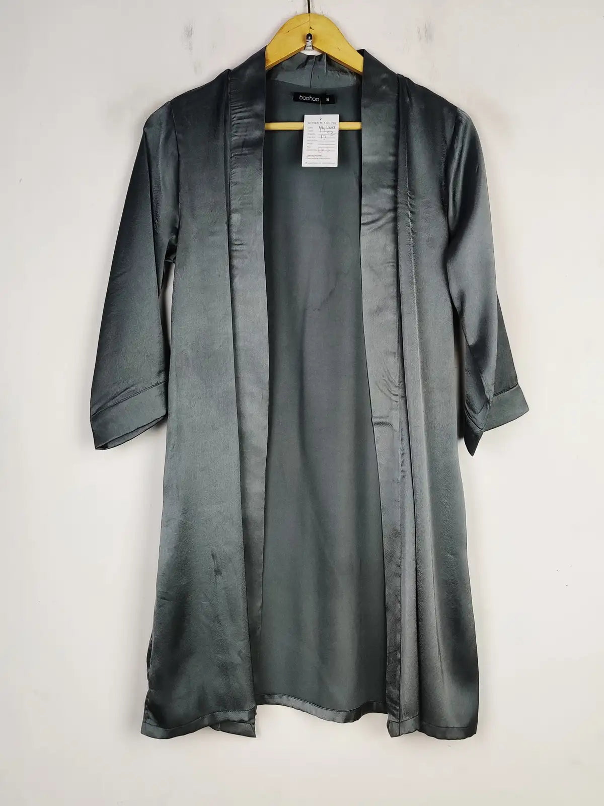Buy online pre-used pre-loved 100% authentic & Original branded Boohoo (NL-1849) available in Pakistan. Top international brands avilable.