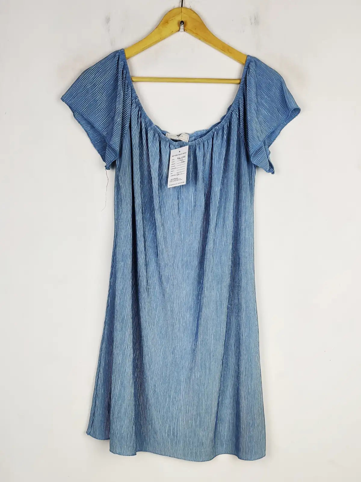 Buy online pre-used pre-loved 100% authentic & Original branded No Comment (NL-1855) available in Pakistan. Top international brands avilable.
