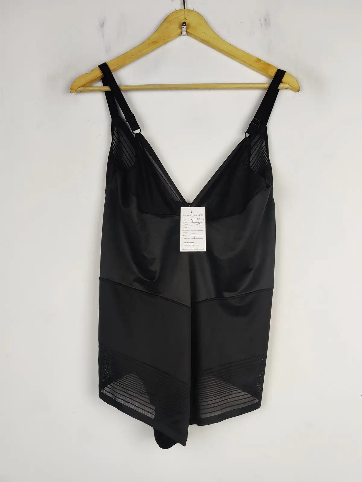 Buy online pre-used pre-loved 100% authentic & Original branded Unknown Brand (NL-1871) available in Pakistan. Top international brands avilable.