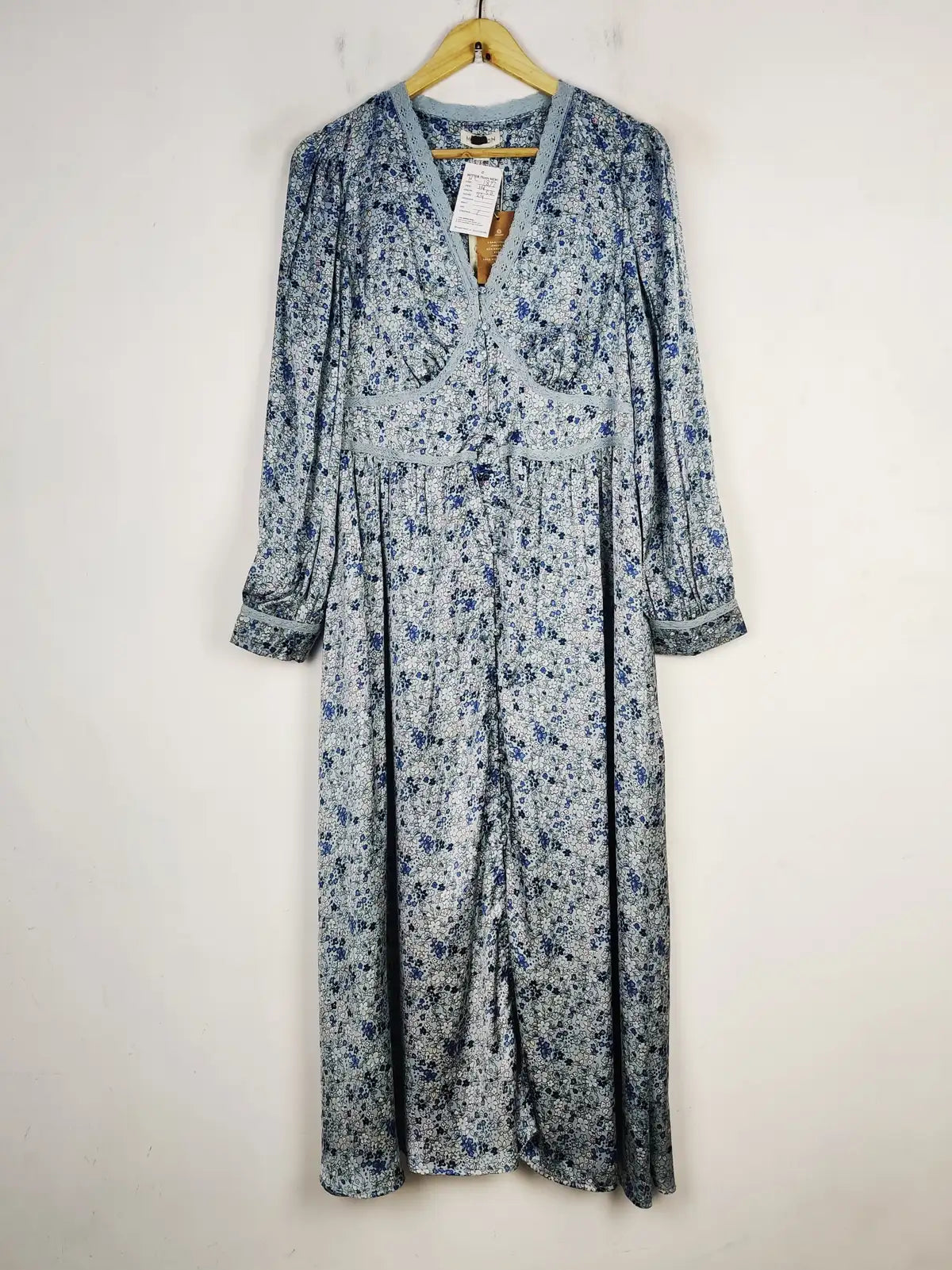 Buy online pre-used pre-loved 100% authentic & Original branded Monsoon (NL-1877) available in Pakistan. Top international brands avilable.