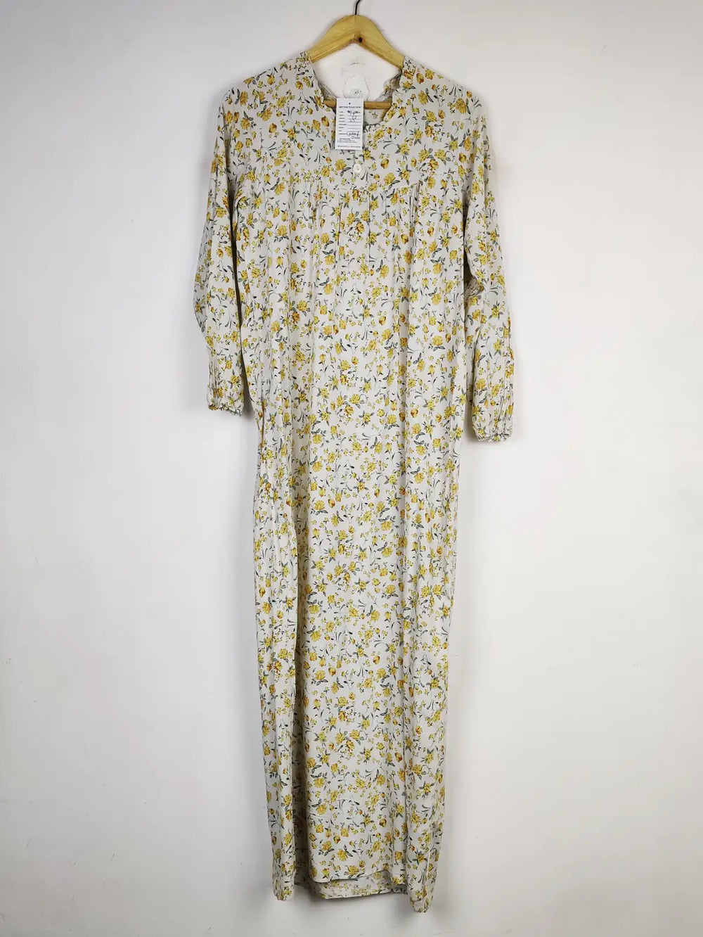 Buy online pre-used pre-loved 100% authentic & Original branded Myleene Klass (NL-1882) available in Pakistan. Top international brands avilable.