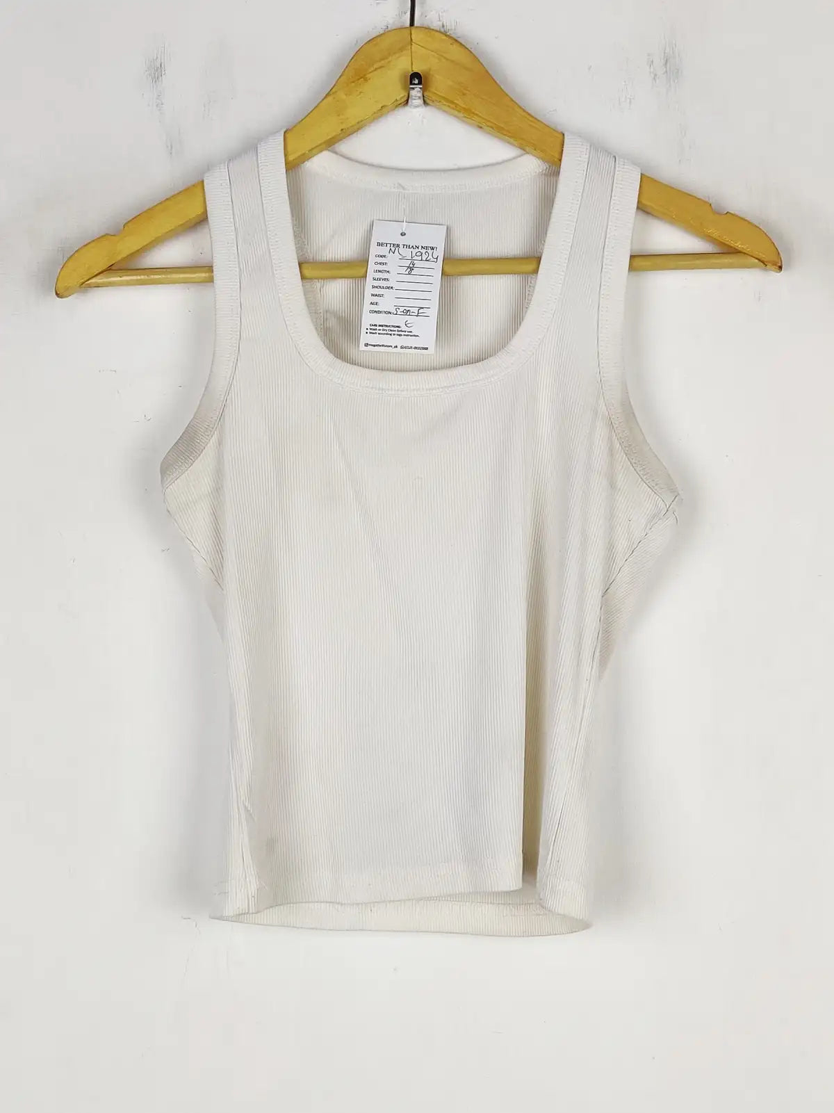 Buy online pre-used pre-loved 100% authentic & Original branded Unknown Brand (NL-1924) available in Pakistan. Top international brands avilable.