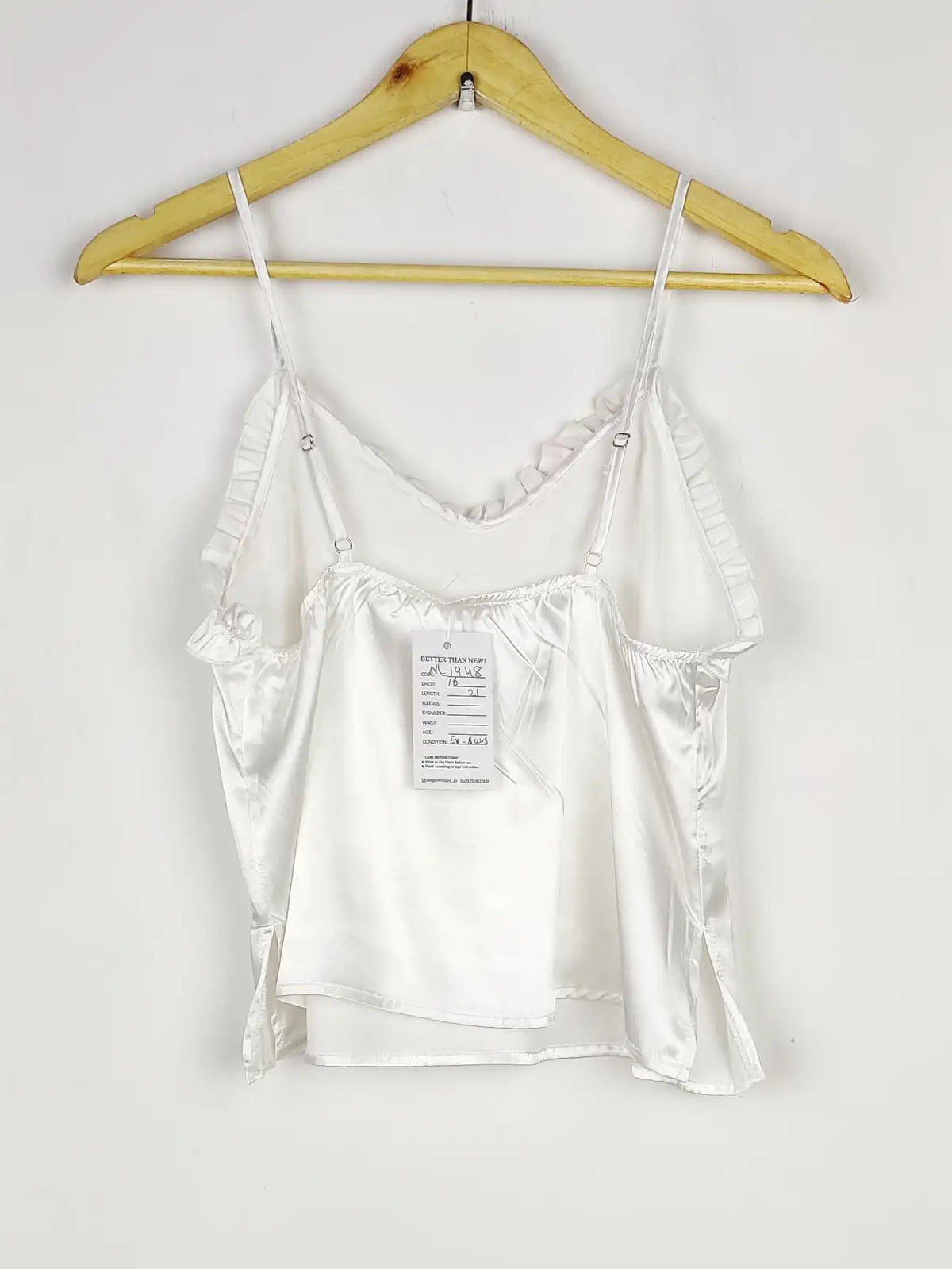 Buy online pre-used pre-loved 100% authentic & Original branded Unknown Brand (NL-1948) available in Pakistan. Top international brands avilable.