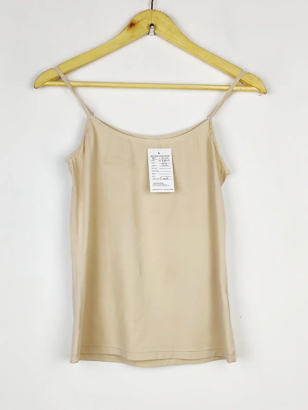 Buy online pre-used pre-loved 100% authentic & Original branded Unknown Brand (NL-1955) available in Pakistan. Top international brands avilable.