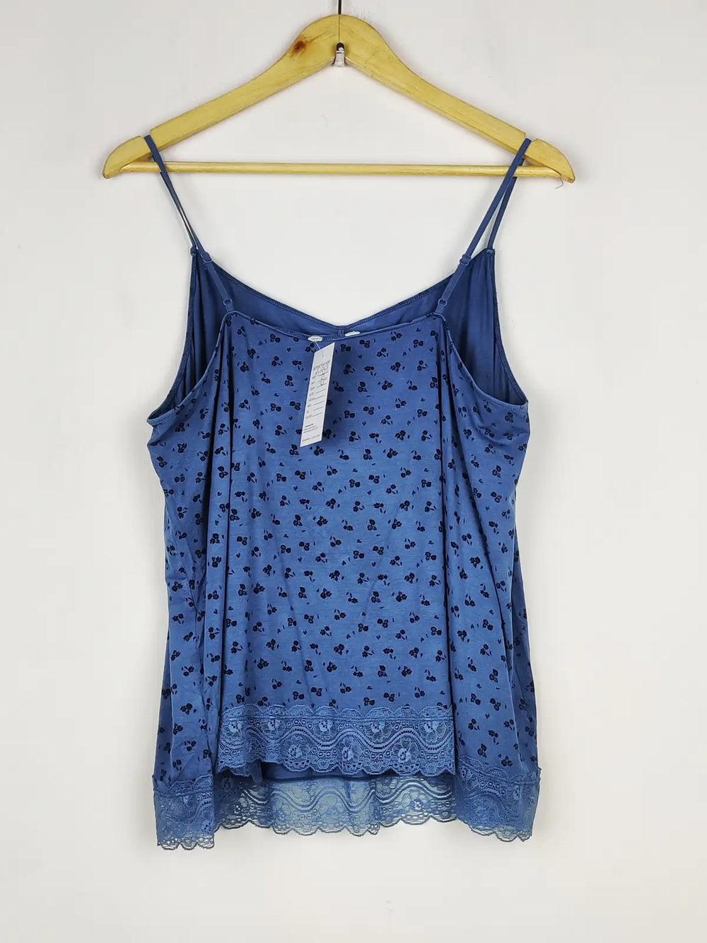 Buy online pre-used pre-loved 100% authentic & Original branded Unknown Brand (NL-1959) available in Pakistan. Top international brands avilable.