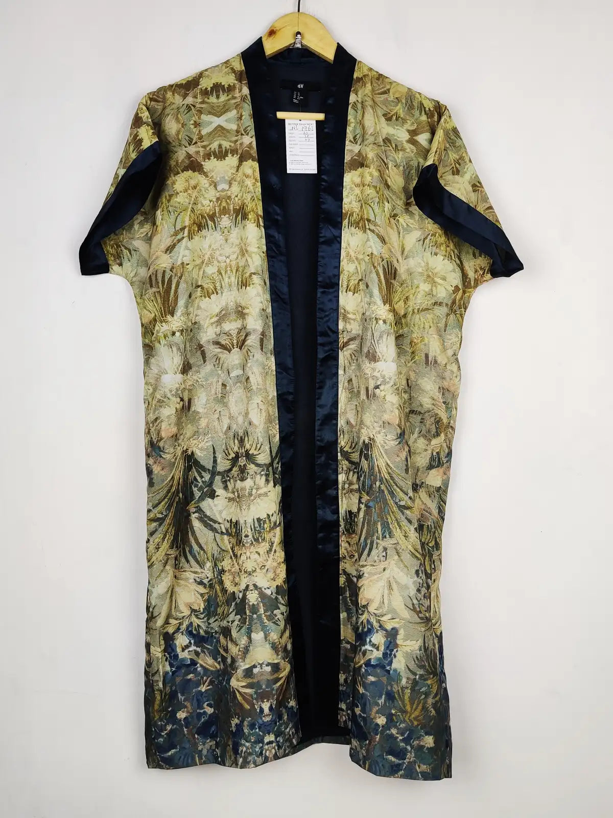 Buy online pre-used pre-loved 100% authentic & Original branded H&M (NL-1962) available in Pakistan. Top international brands avilable.