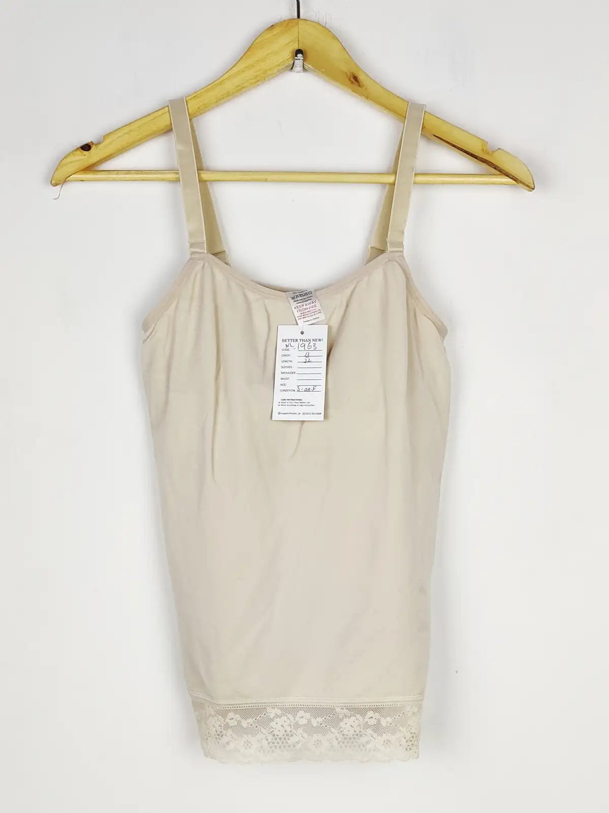 Buy online pre-used pre-loved 100% authentic & Original branded Unknown Brand (NL-1963) available in Pakistan. Top international brands avilable.