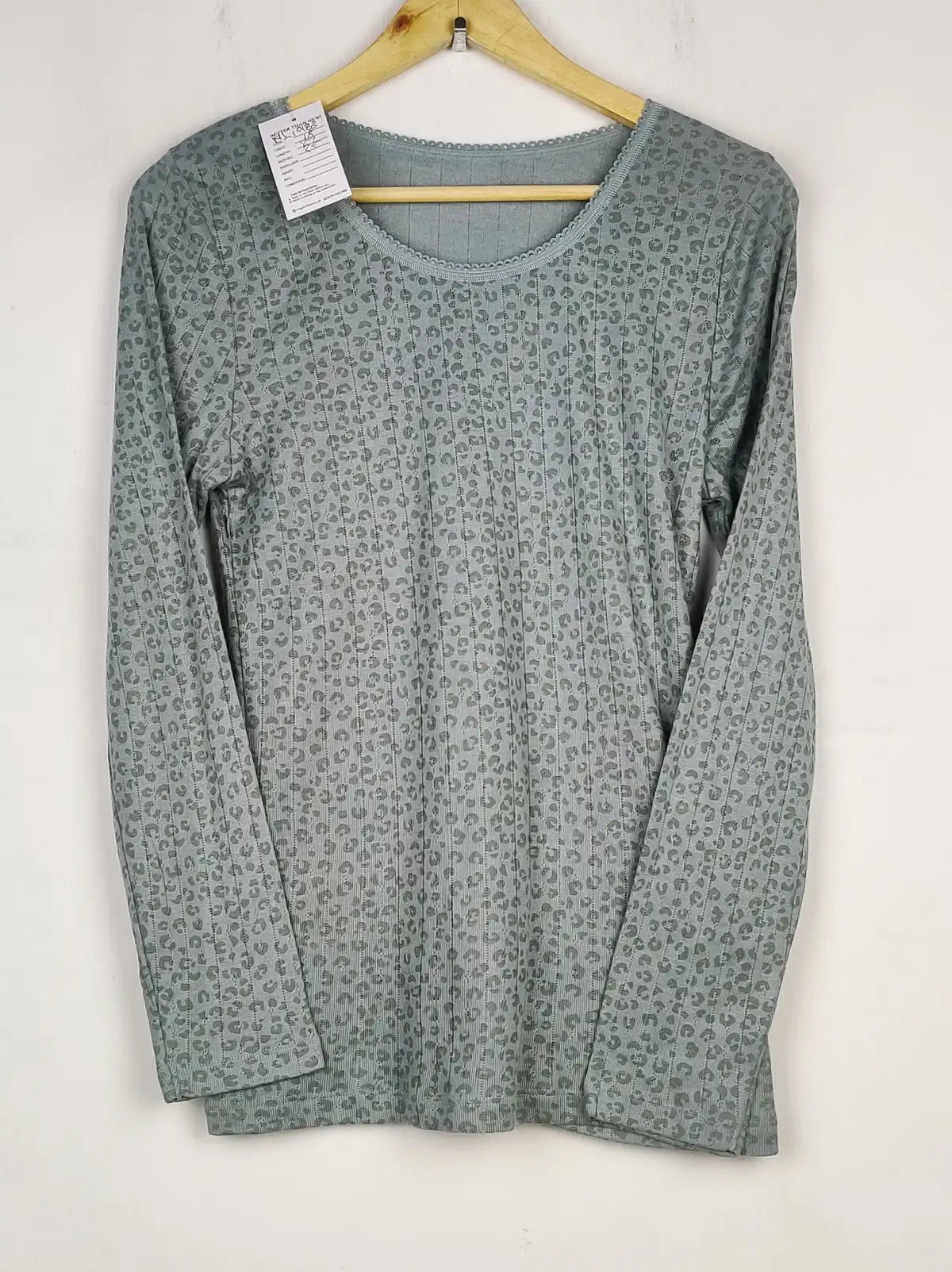 Buy online pre-used pre-loved 100% authentic & Original branded Unknown Brand (NL-1983) available in Pakistan. Top international brands avilable.