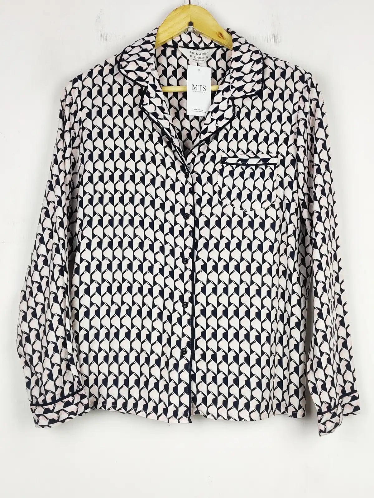 Buy online pre-used pre-loved 100% authentic & Original branded Primark (NL-2057) available in Pakistan. Top international brands avilable.