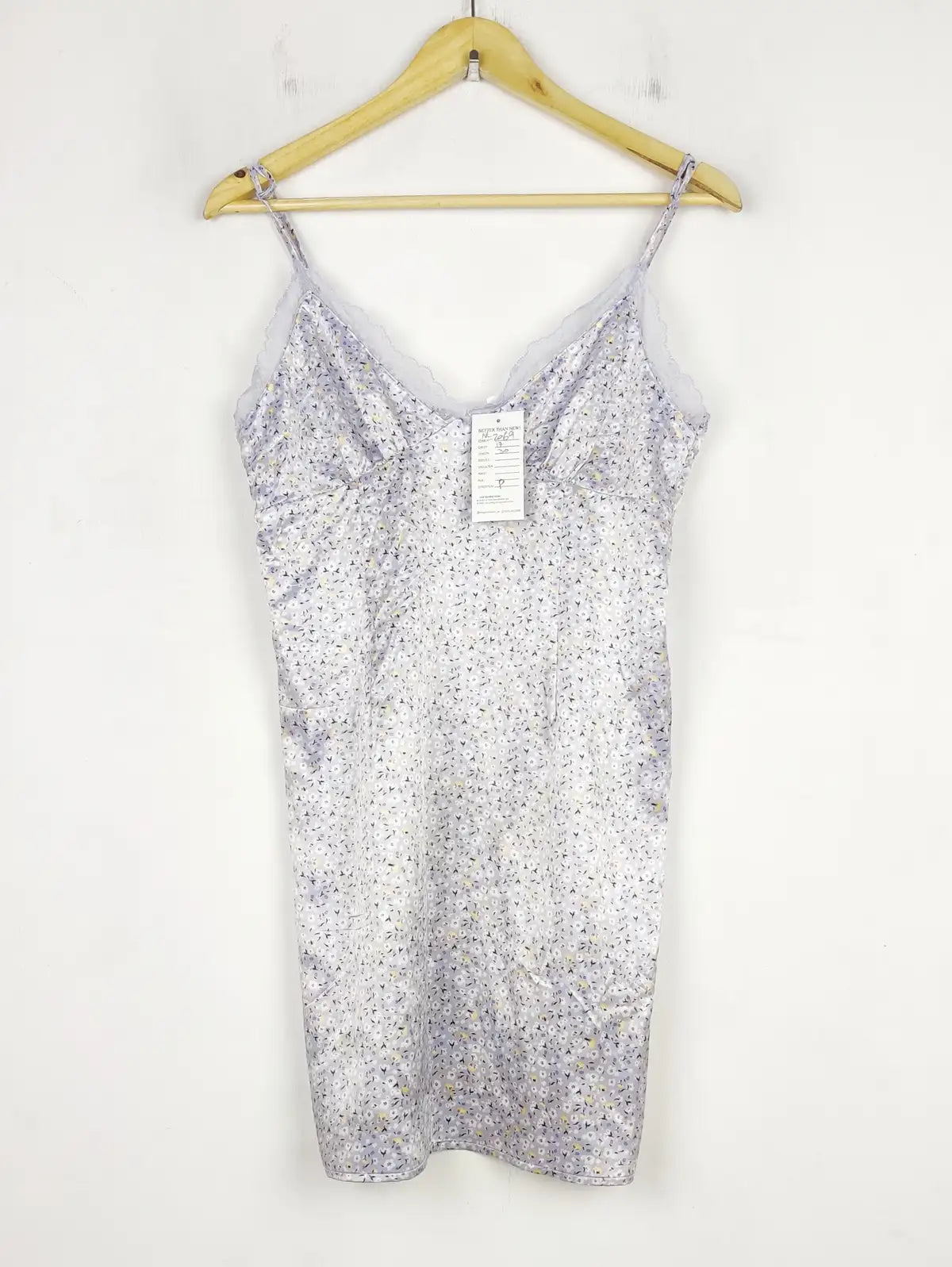 Buy online pre-used pre-loved 100% authentic & Original branded H&M (NL-2069) available in Pakistan. Top international brands avilable.