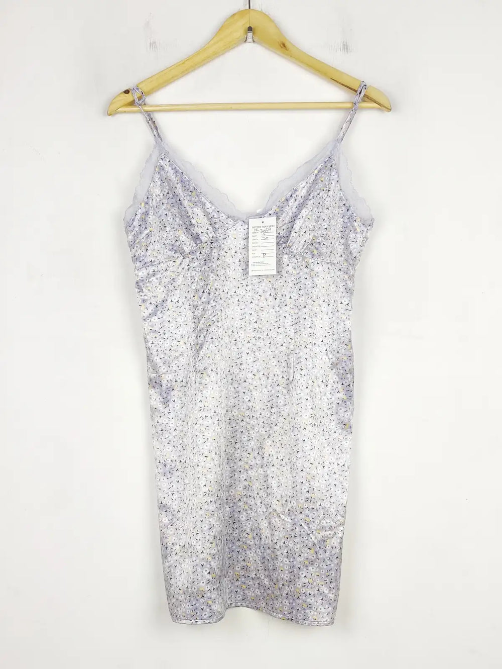 Buy online pre-used pre-loved 100% authentic & Original branded H&M (NL-2069) available in Pakistan. Top international brands avilable.