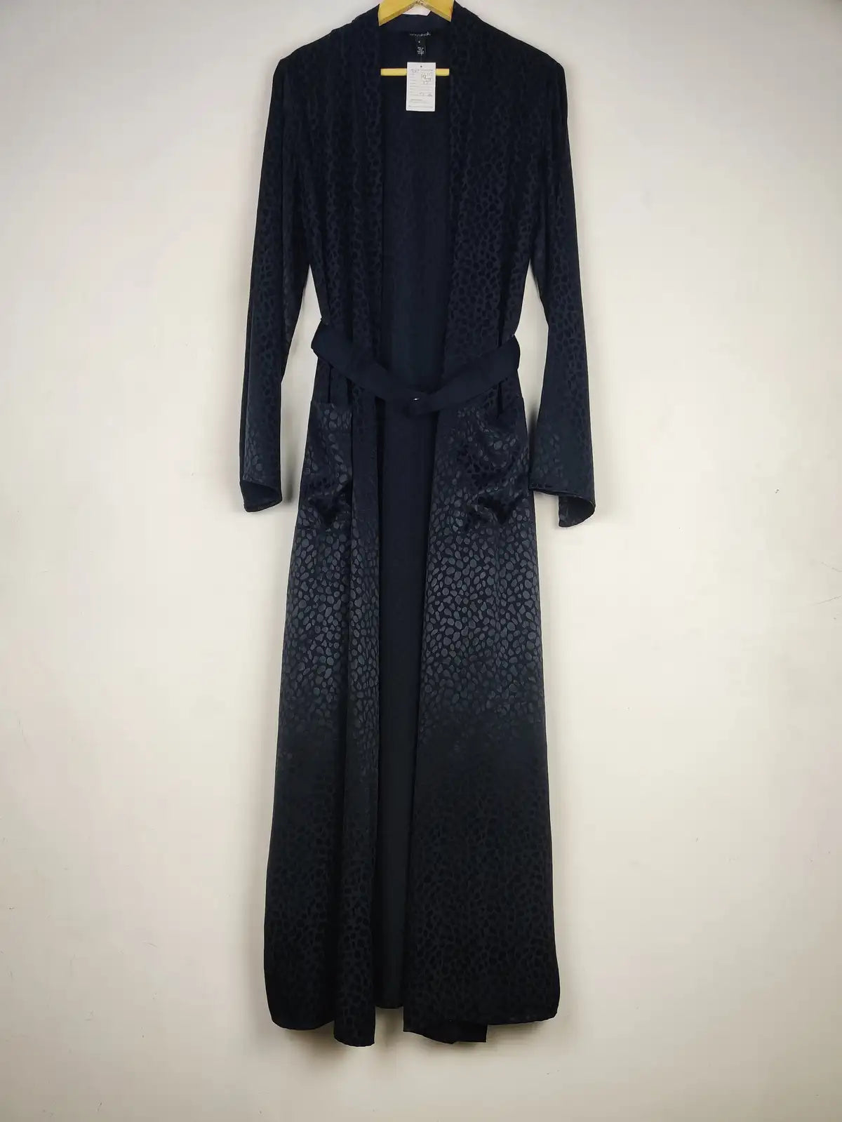 Buy online pre-used pre-loved 100% authentic & Original branded Long Tall Sally (NL-2100) available in Pakistan. Top international brands avilable.
