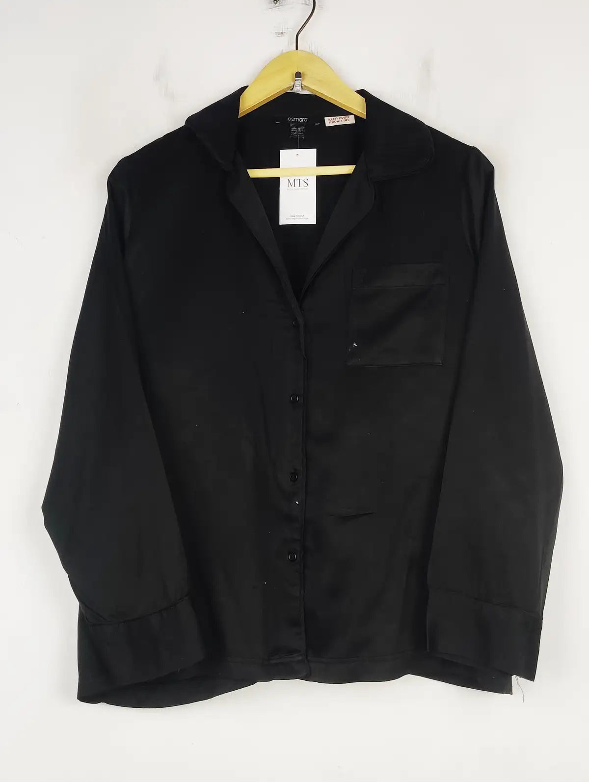 Buy online pre-used pre-loved 100% authentic & Original branded Esmara (NL-2155) available in Pakistan. Top international brands avilable.