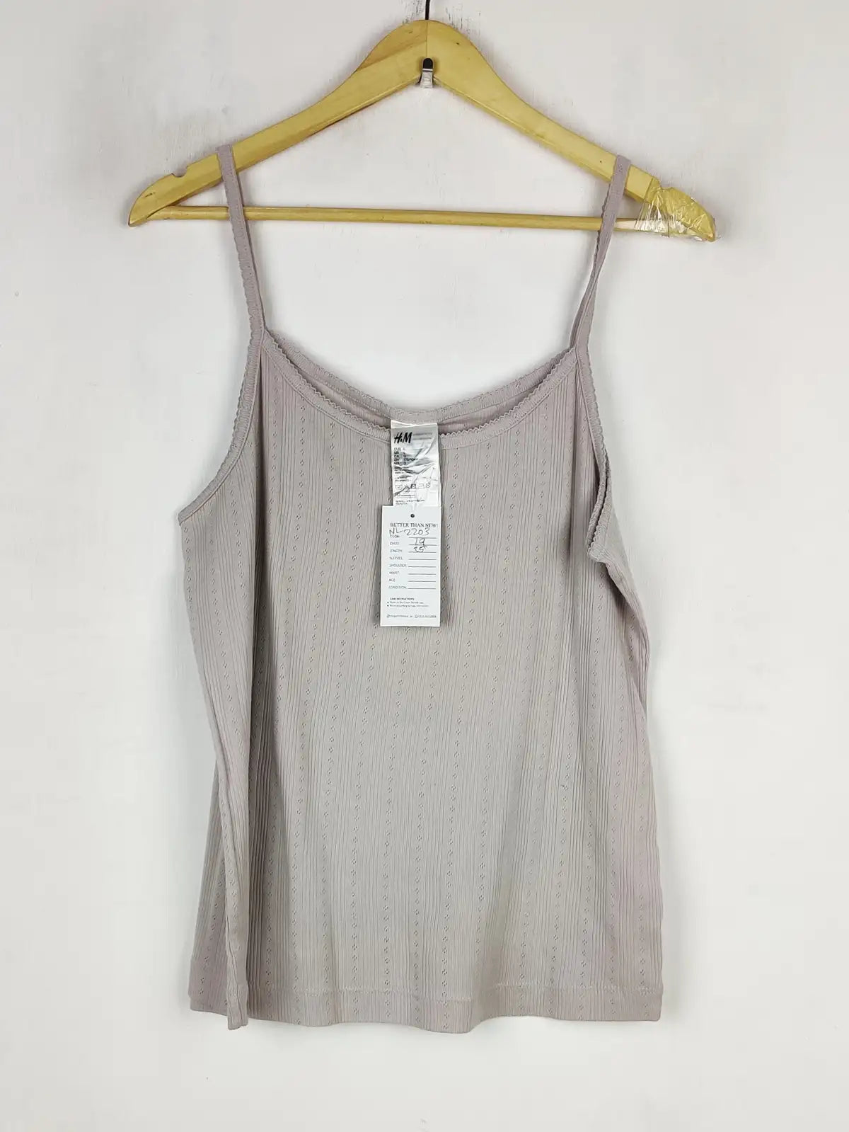 Buy online pre-used pre-loved 100% authentic & Original branded H&M (NL-2203) available in Pakistan. Top international brands avilable.