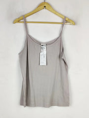 Buy online pre-used pre-loved 100% authentic & Original branded H&M (NL-2203) available in Pakistan. Top international brands avilable.