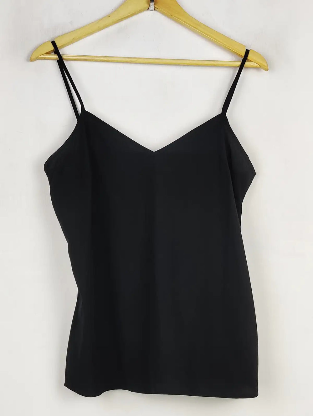 Buy online pre-used pre-loved 100% authentic & Original branded Mark & Spencer (NL-2257) available in Pakistan. Top international brands avilable.