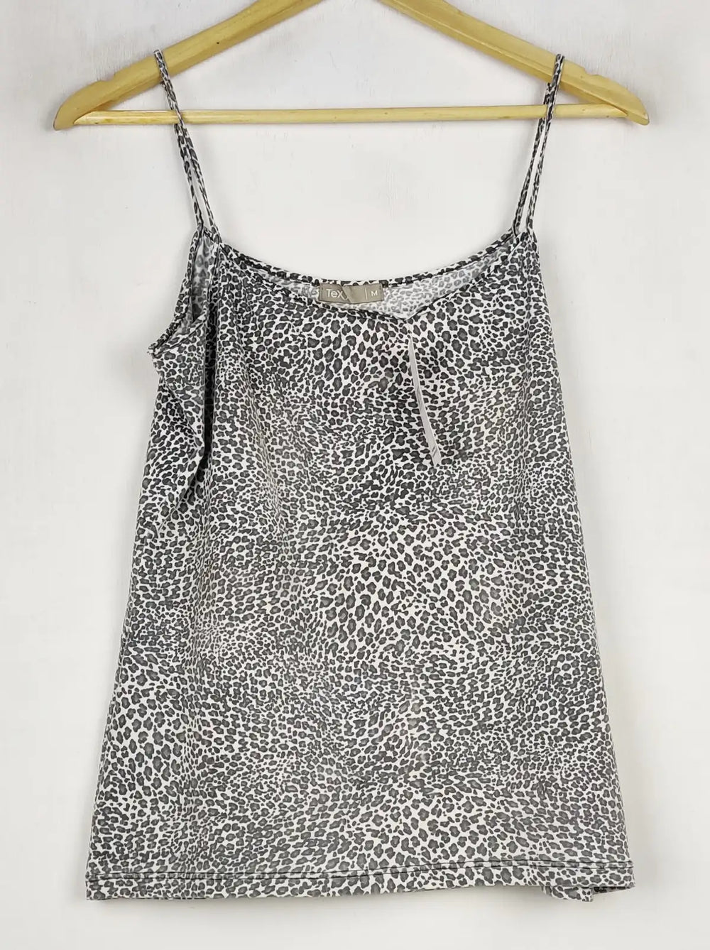 Buy online pre-used pre-loved 100% authentic & Original branded Tex (NL-2339) available in Pakistan. Top international brands avilable.