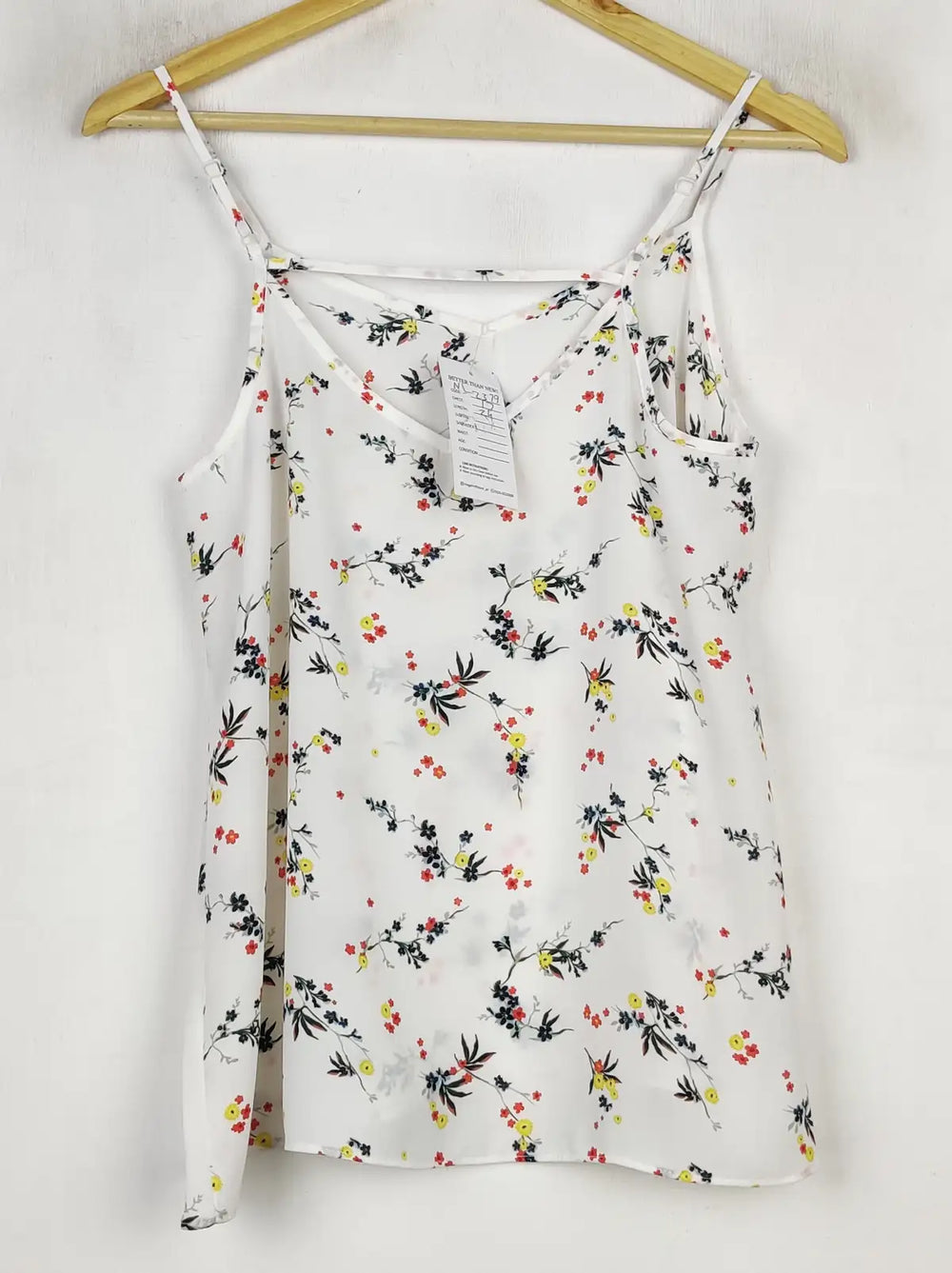 Buy online pre-used pre-loved 100% authentic & Original branded Unknown Brand (NL-2379) available in Pakistan. Top international brands avilable.