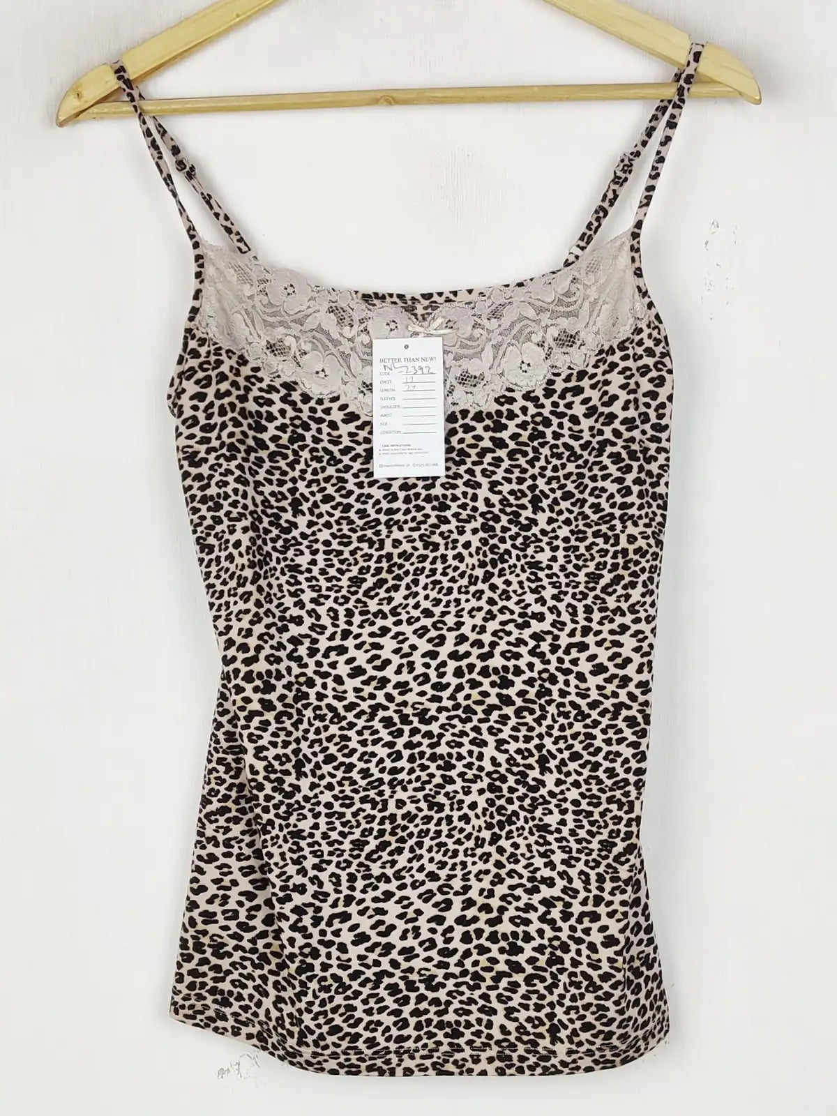 Buy online pre-used pre-loved 100% authentic & Original branded Unknown Brand (NL-2392) available in Pakistan. Top international brands avilable.
