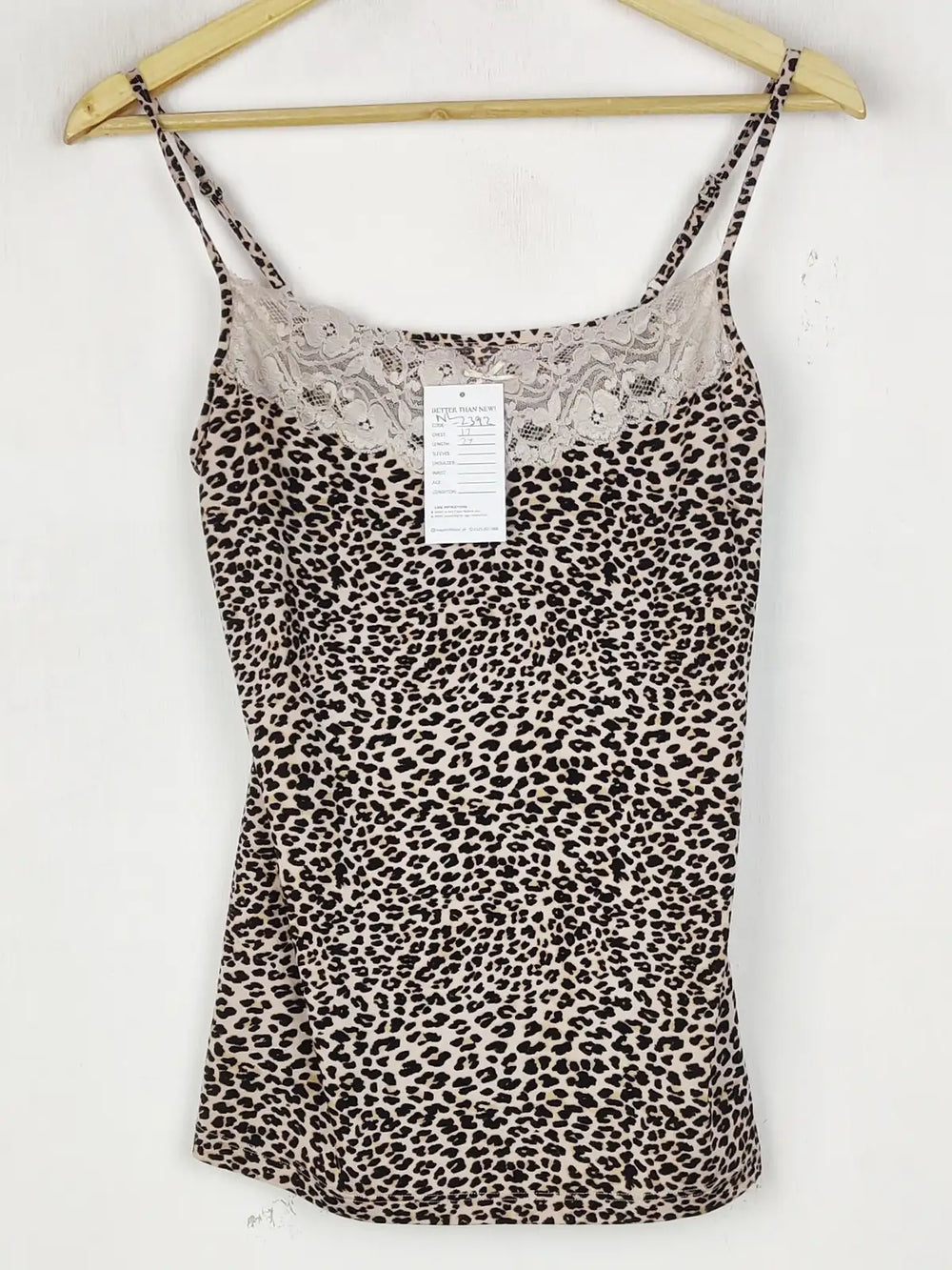 Buy online pre-used pre-loved 100% authentic & Original branded Unknown Brand (NL-2392) available in Pakistan. Top international brands avilable.