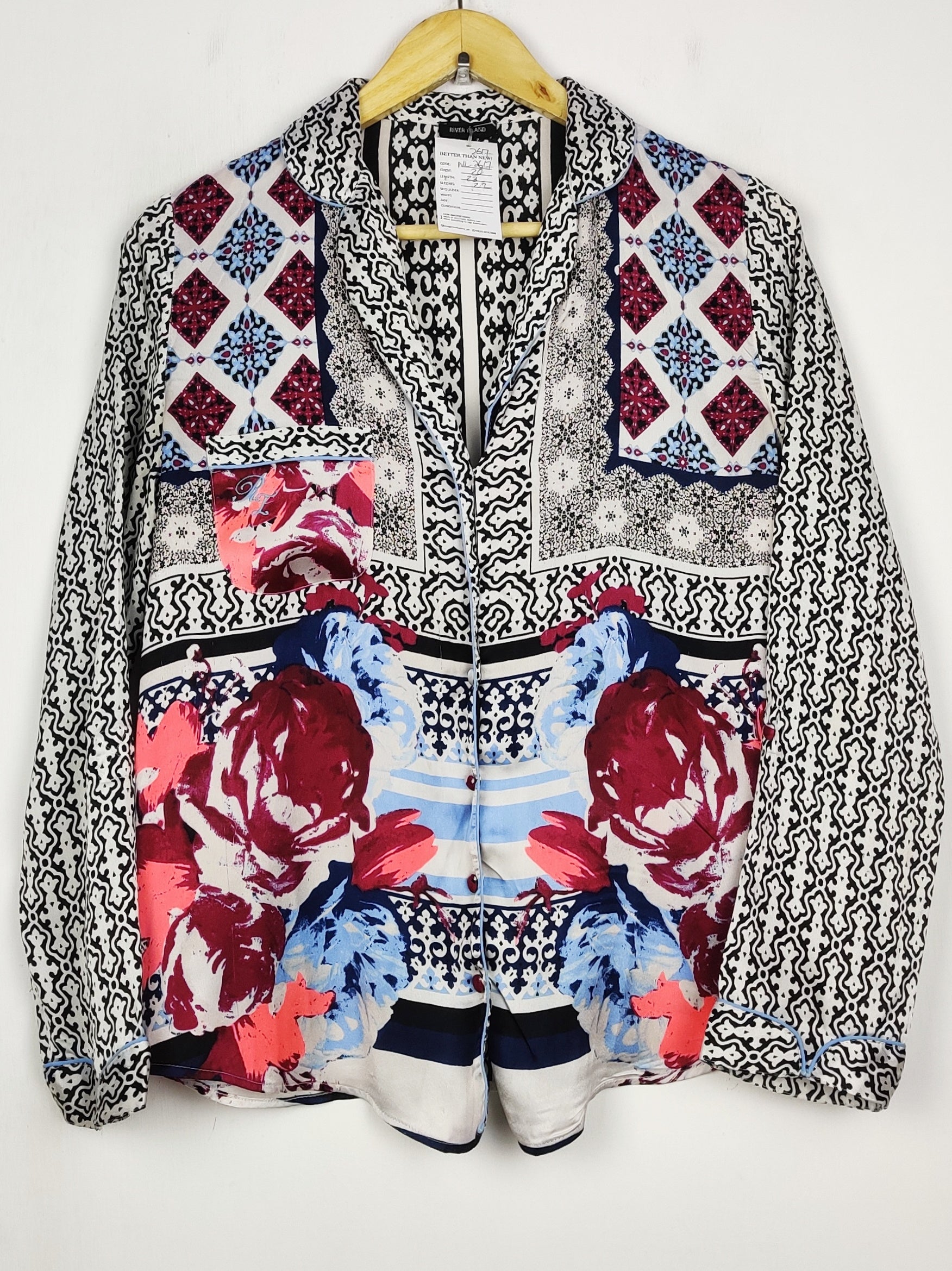 Buy online pre-used pre-loved 100% authentic & Original branded River Island (NL-2617) available in Pakistan. Top international brands avilable.