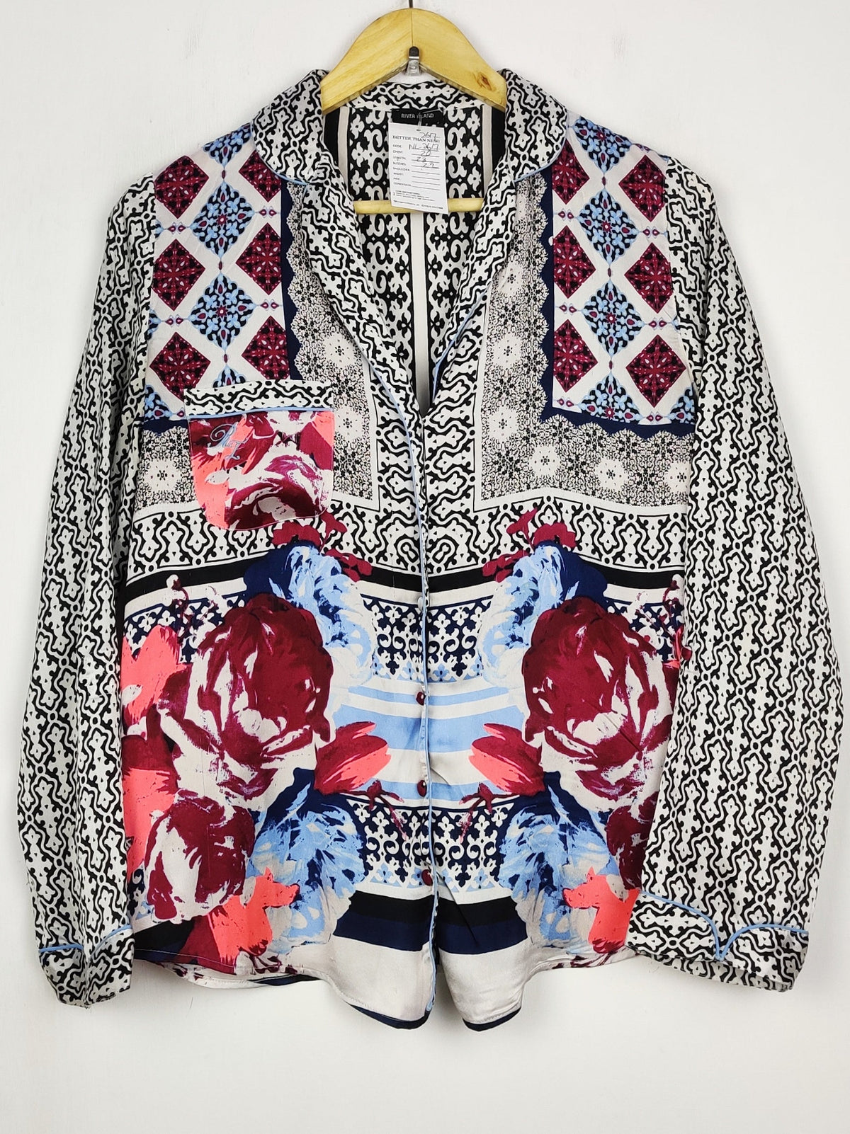 Buy online pre-used pre-loved 100% authentic & Original branded River Island (NL-2617) available in Pakistan. Top international brands avilable.