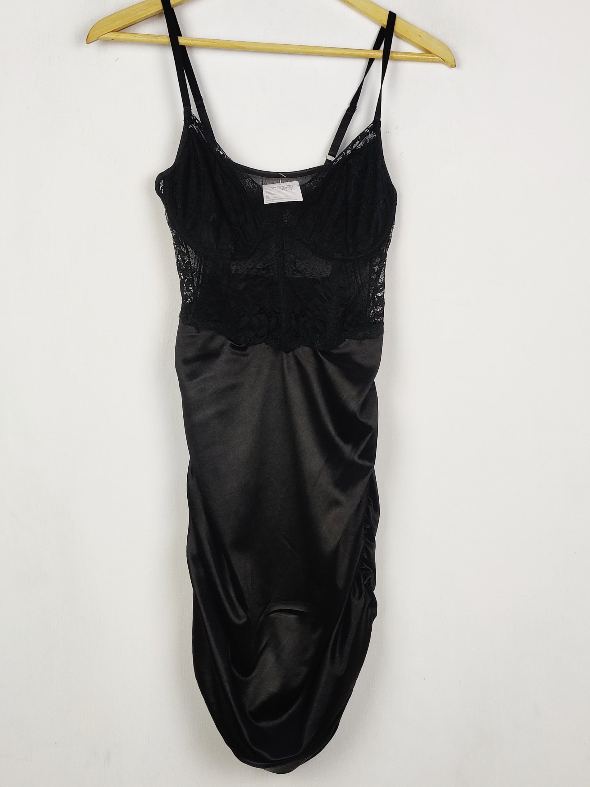 Buy online pre-used pre-loved 100% authentic & Original branded Shein (NL-2667) available in Pakistan. Top international brands avilable.