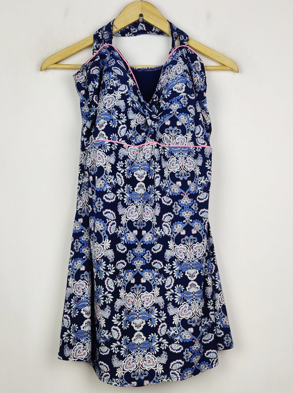 Buy online pre-used pre-loved 100% authentic & Original branded Unknown Brand (NL-2669) available in Pakistan. Top international brands avilable.