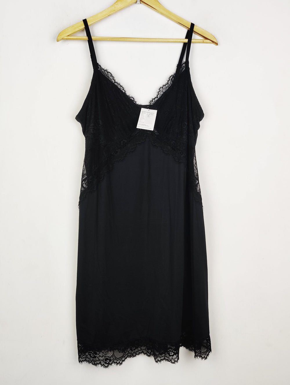 Buy online pre-used pre-loved 100% authentic & Original branded Primark (NL-2670) available in Pakistan. Top international brands avilable.