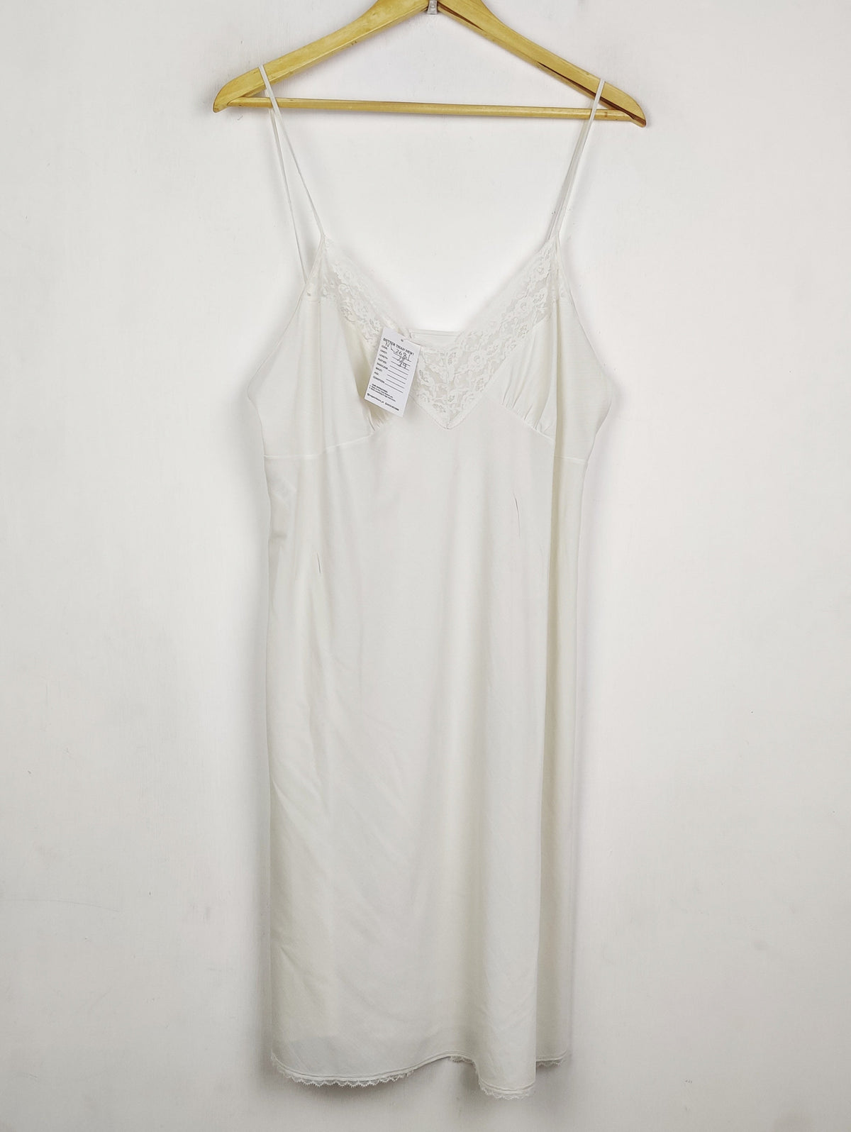 Buy online pre-used pre-loved 100% authentic & Original branded St Michael (NL-2681) available in Pakistan. Top international brands avilable.