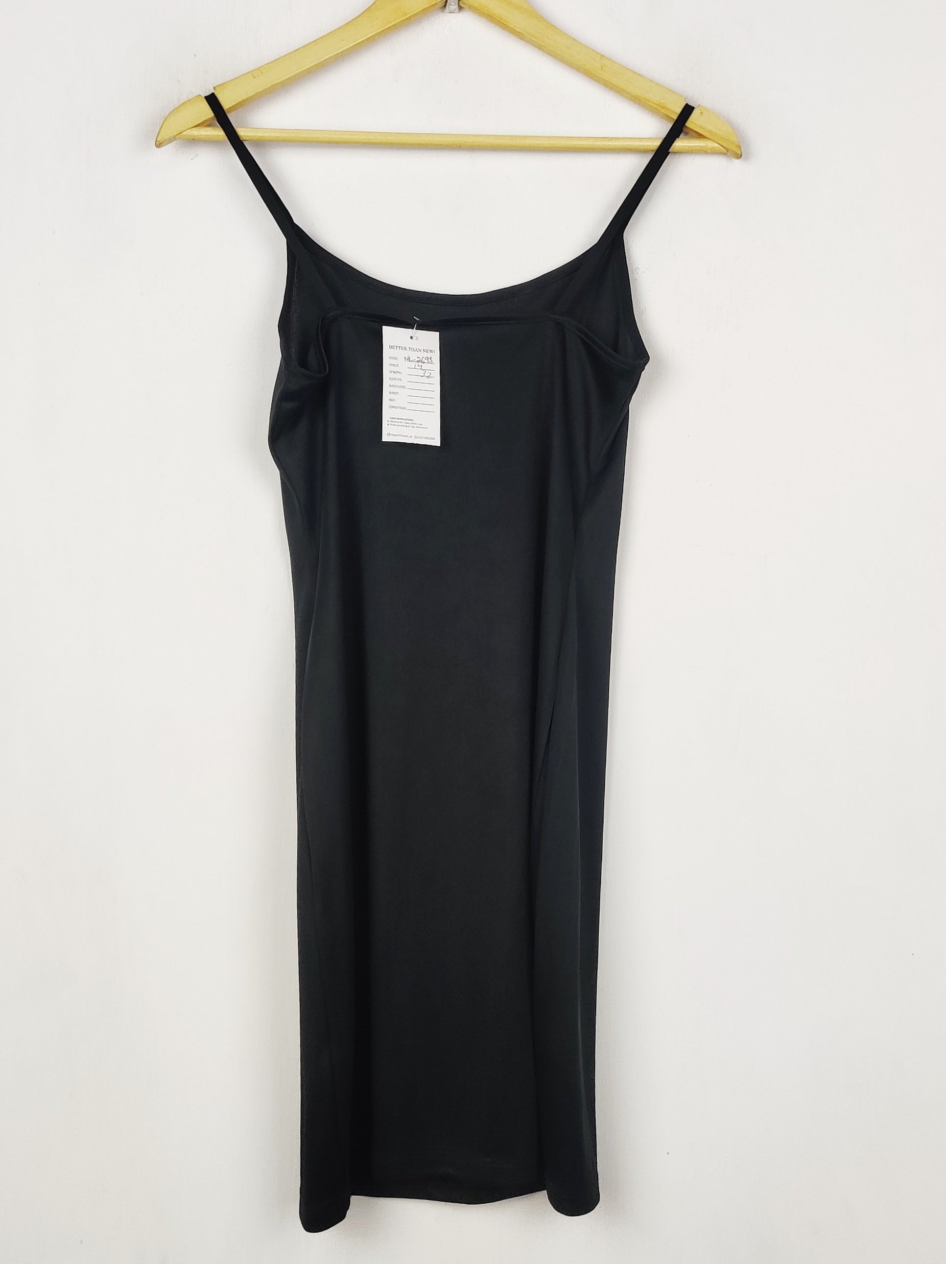 Buy online pre-used pre-loved 100% authentic & Original branded River Island (NL-2695) available in Pakistan. Top international brands avilable.