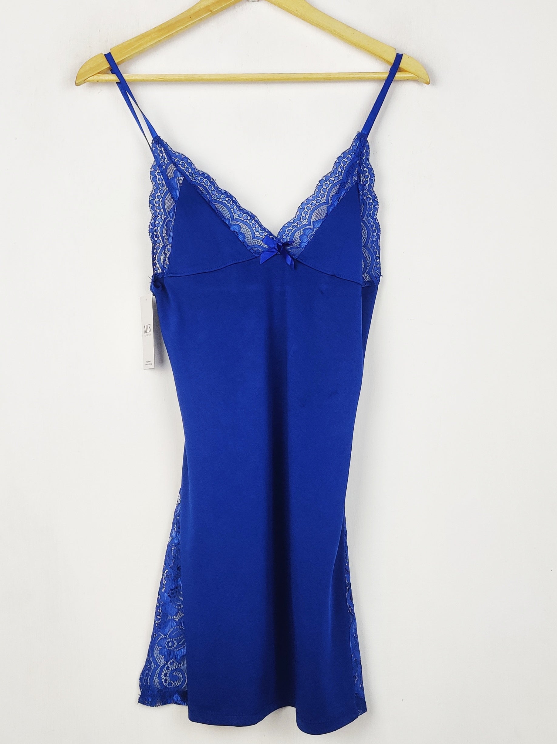 Buy online pre-used pre-loved 100% authentic & Original branded Unknown Brand (NL-2702) available in Pakistan. Top international brands avilable.