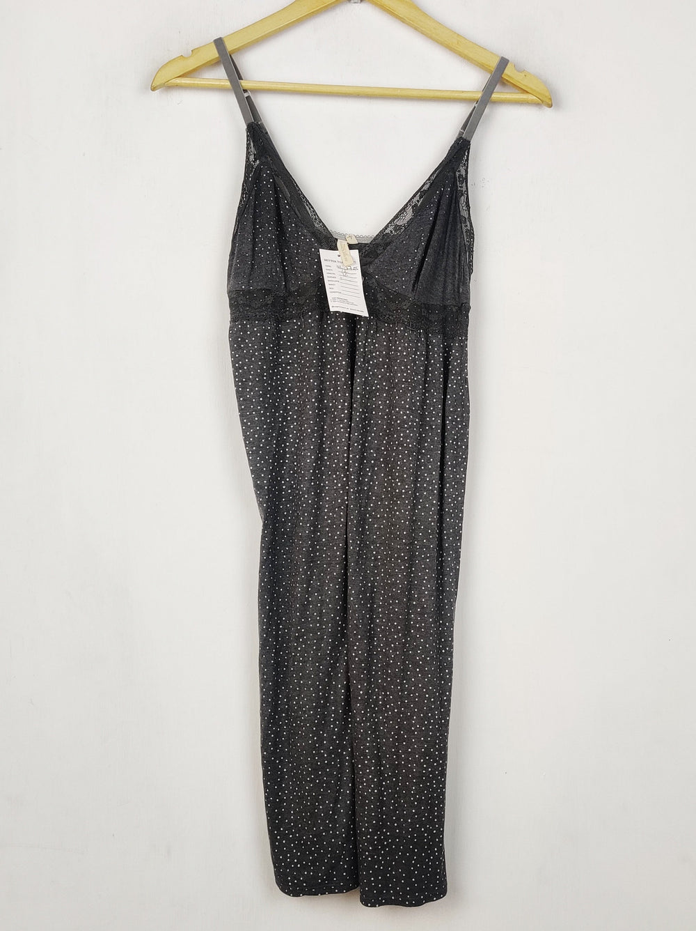 Buy online pre-used pre-loved 100% authentic & Original branded Unknown Brand (NL-2705) available in Pakistan. Top international brands avilable.