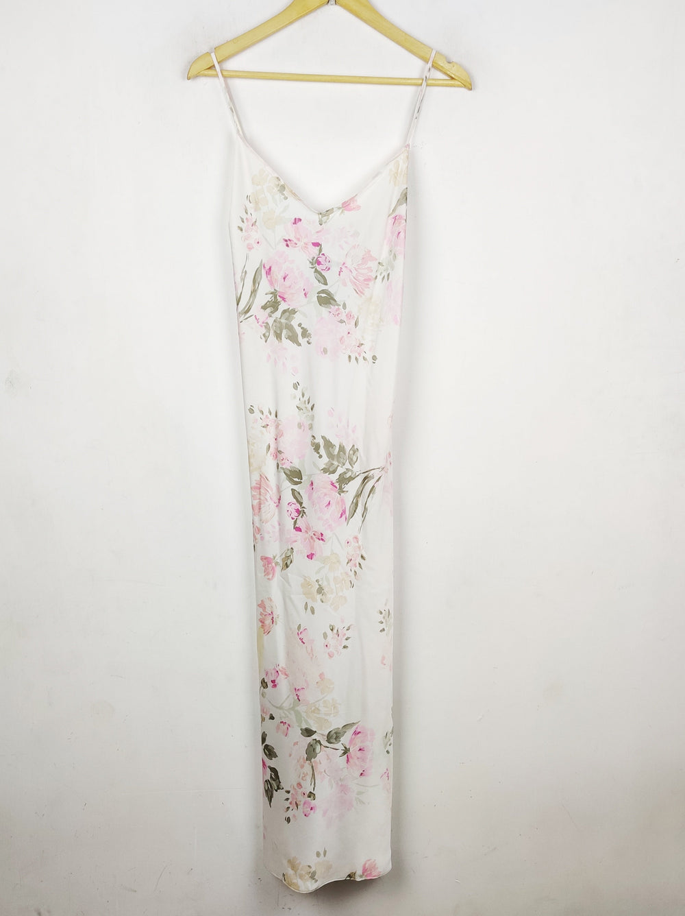 Buy online pre-used pre-loved 100% authentic & Original branded F&F (NL-2721) available in Pakistan. Top international brands avilable.