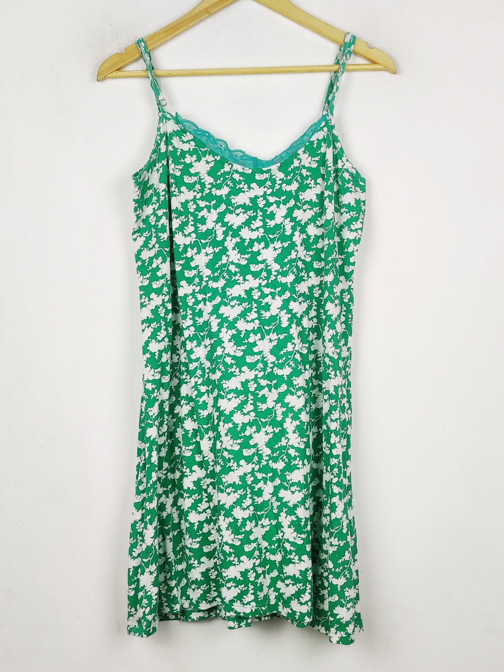 Buy online pre-used pre-loved 100% authentic & Original branded Dunnes Stores (NL-2724) available in Pakistan. Top international brands avilable.