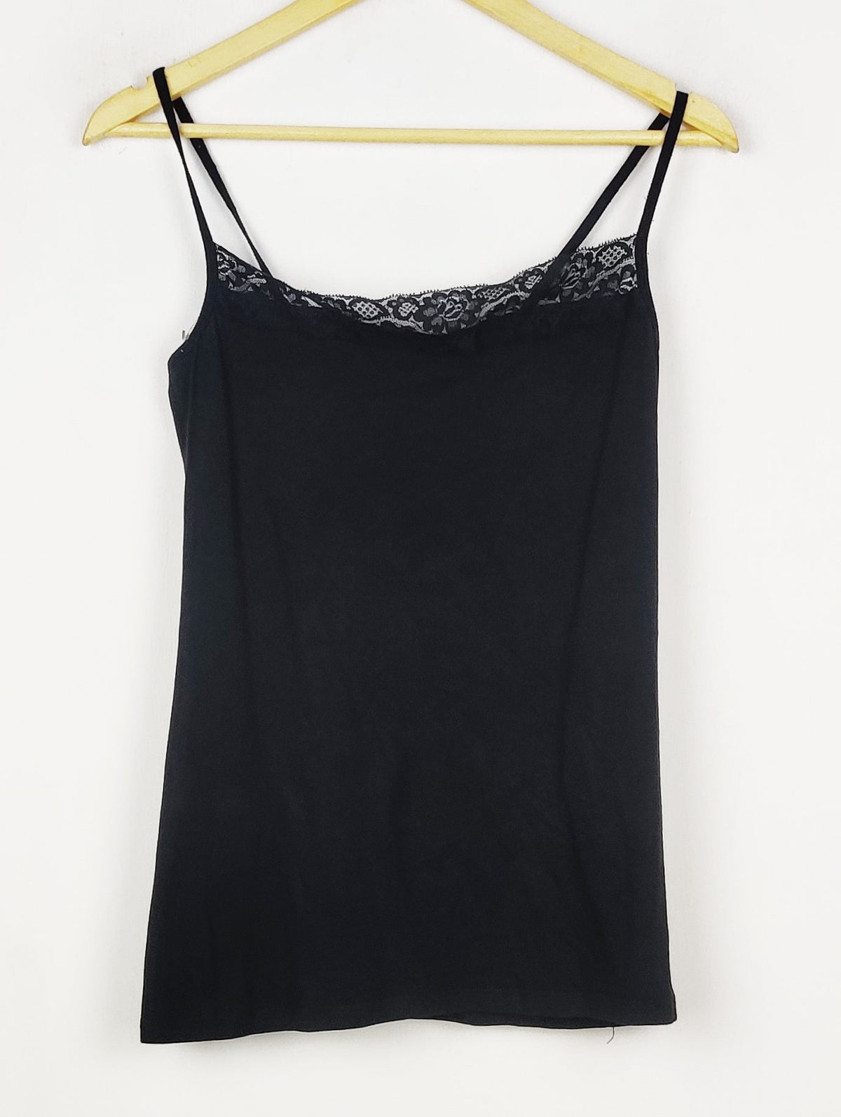 Buy online pre-used pre-loved 100% authentic & Original branded Dunnes Stores (NL-2728) available in Pakistan. Top international brands avilable.