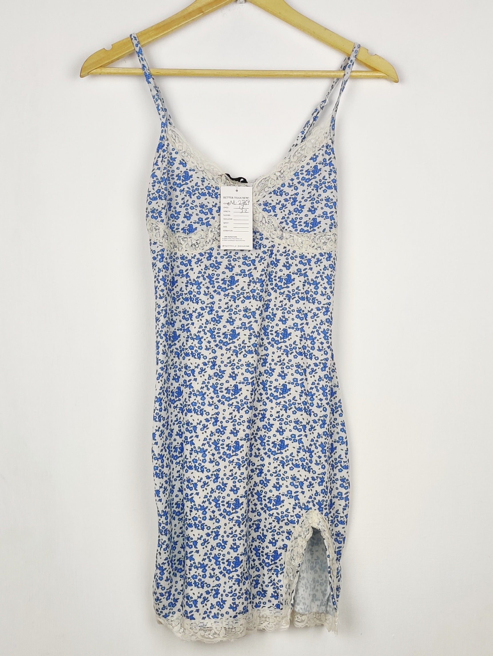 Buy online pre-used pre-loved 100% authentic & Original branded Shein (NL-2767) available in Pakistan. Top international brands avilable.