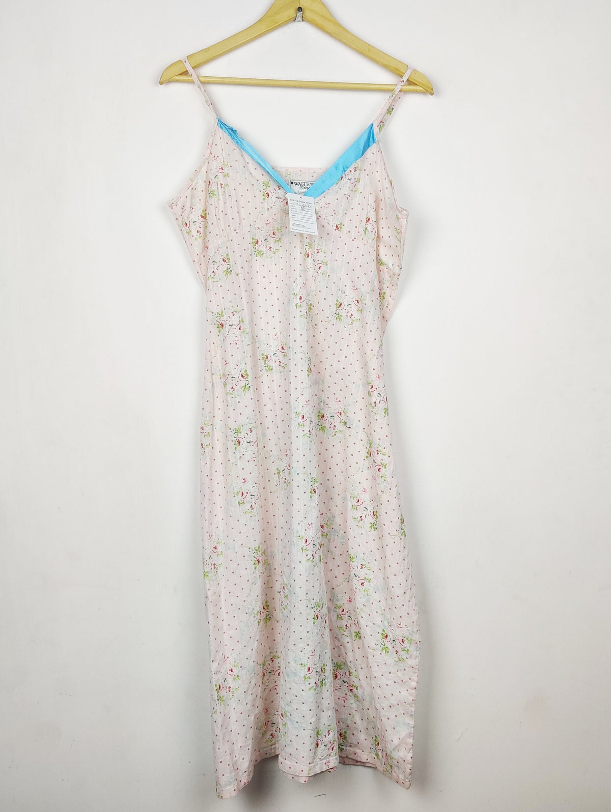 Buy online pre-used pre-loved 100% authentic & Original branded Waites`S Lingerie (NL-2774) available in Pakistan. Top international brands avilable.