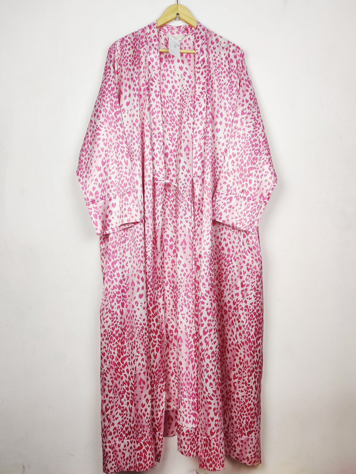 Buy online pre-used pre-loved 100% authentic & Original branded Marks & Spencer (NL-2786) available in Pakistan. Top international brands avilable.