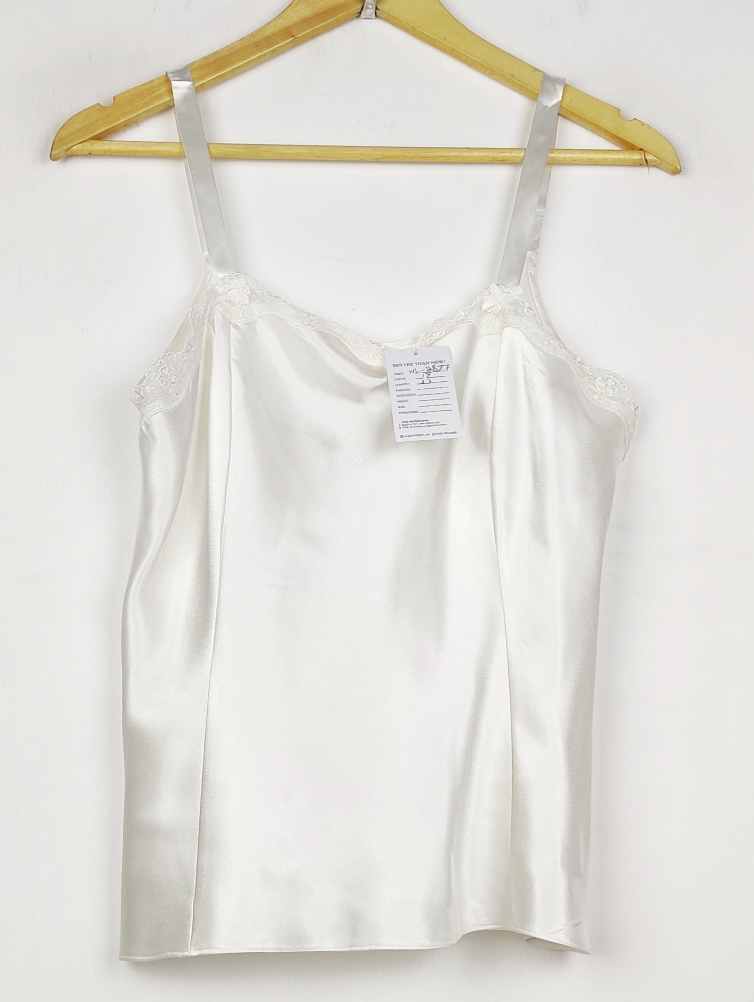 Buy online pre-used pre-loved 100% authentic & Original branded Marks & Spencer (NL-2877) available in Pakistan. Top international brands avilable.