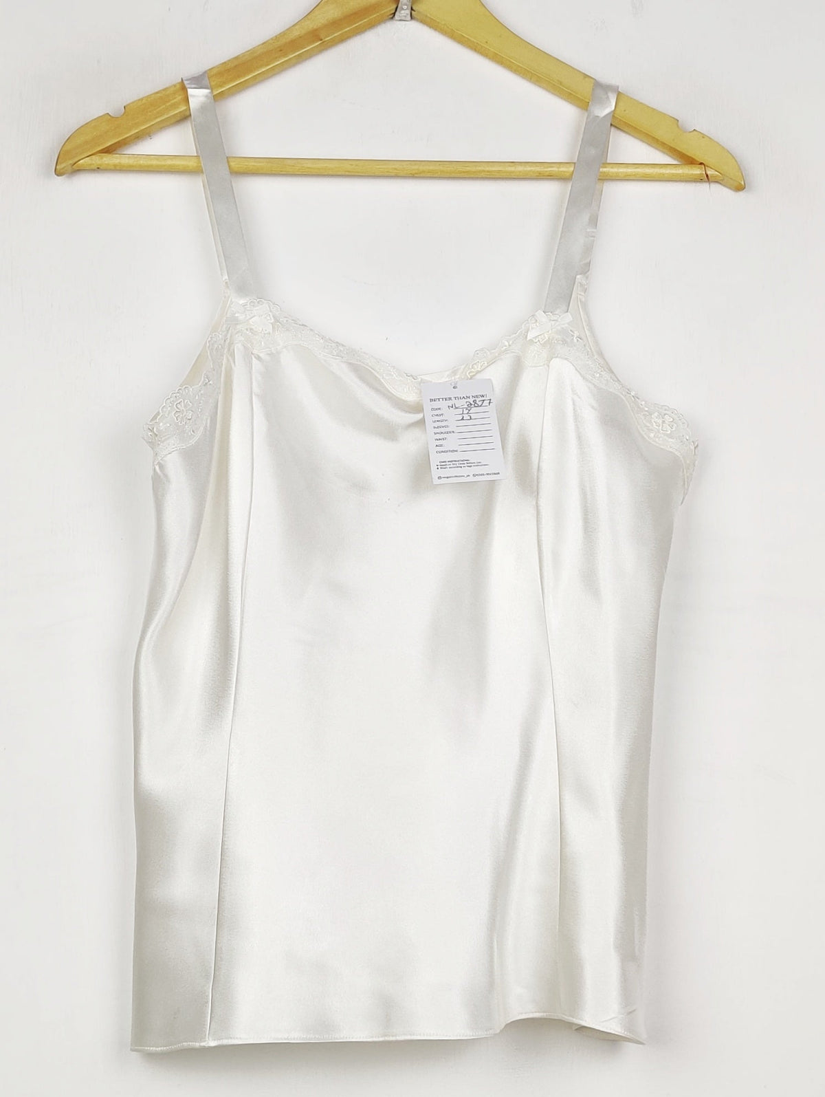 Buy online pre-used pre-loved 100% authentic & Original branded Marks & Spencer (NL-2877) available in Pakistan. Top international brands avilable.