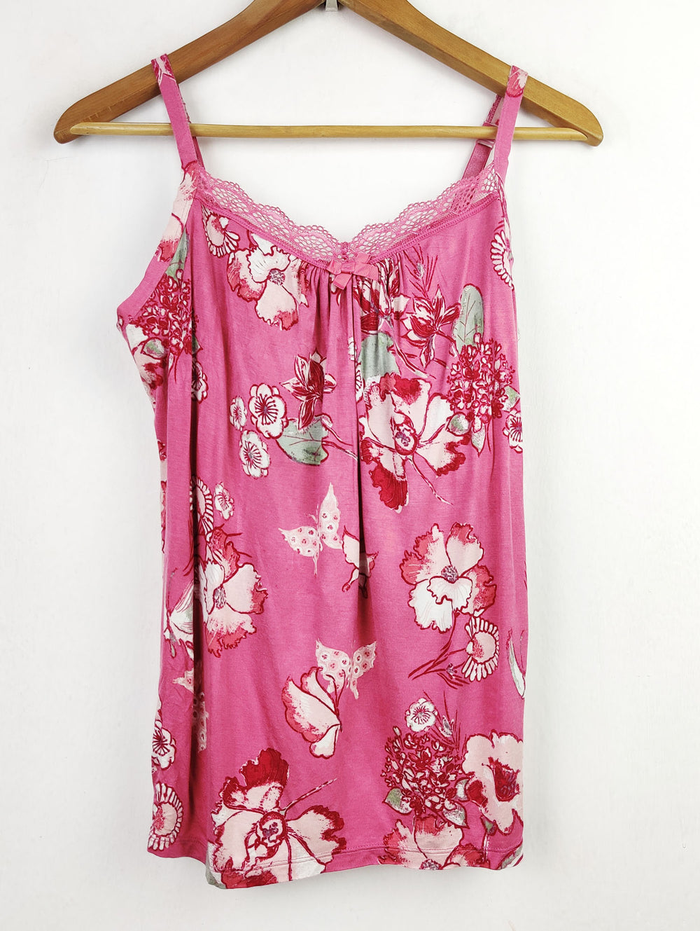 Buy online pre-used pre-loved 100% authentic & Original branded Gorgeous (NL-827) available in Pakistan. Top international brands avilable.