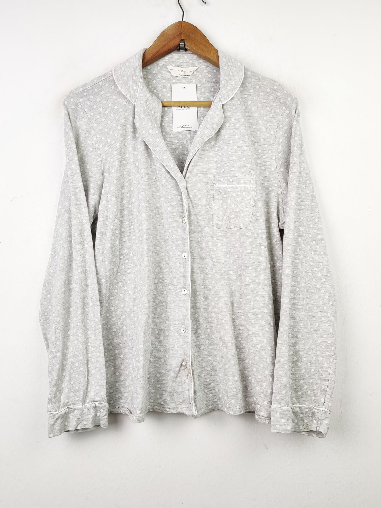 Buy online pre-used pre-loved 100% authentic & Original branded Day Dreams (NL-886) available in Pakistan. Top international brands avilable.