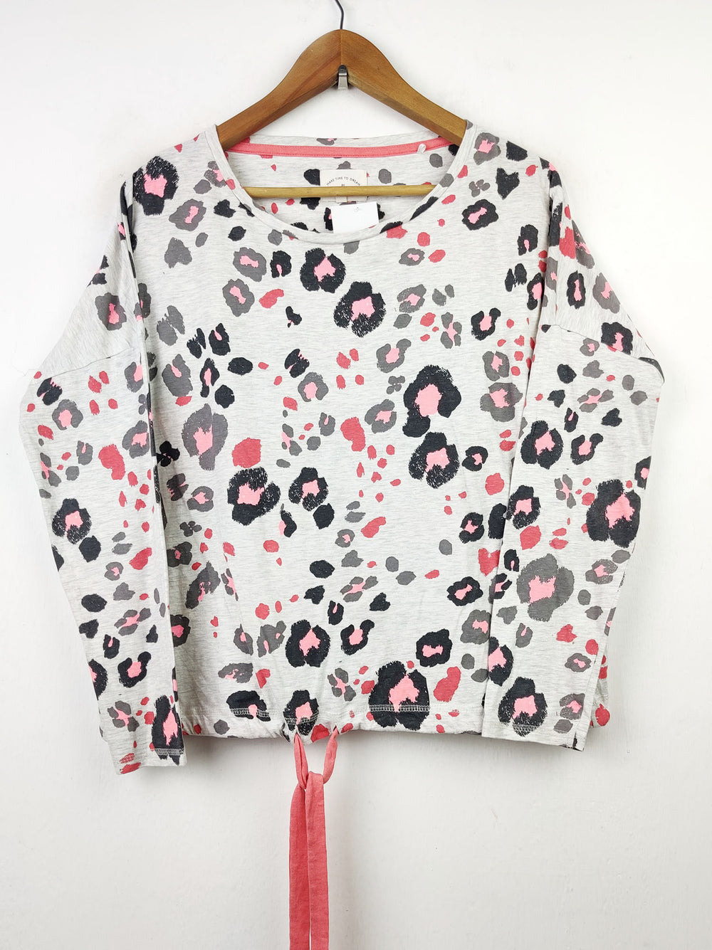 Buy online pre-used pre-loved 100% authentic & Original branded Next (NL-909) available in Pakistan. Top international brands avilable.