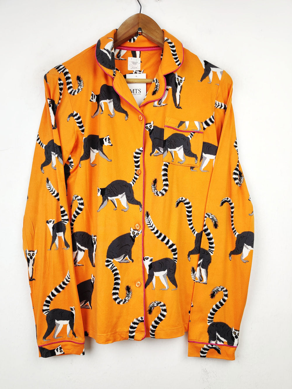 Buy online pre-used pre-loved 100% authentic & Original branded Chelsea Peers (NL-934) available in Pakistan. Top international brands avilable.