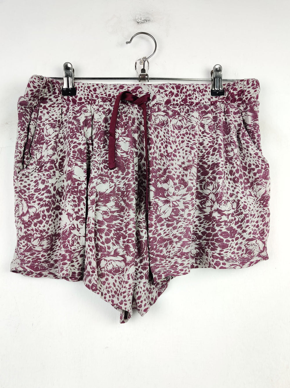 Buy online pre-used pre-loved 100% authentic & Original branded Unknown Brand (NL-999) available in Pakistan. Top international brands avilable.