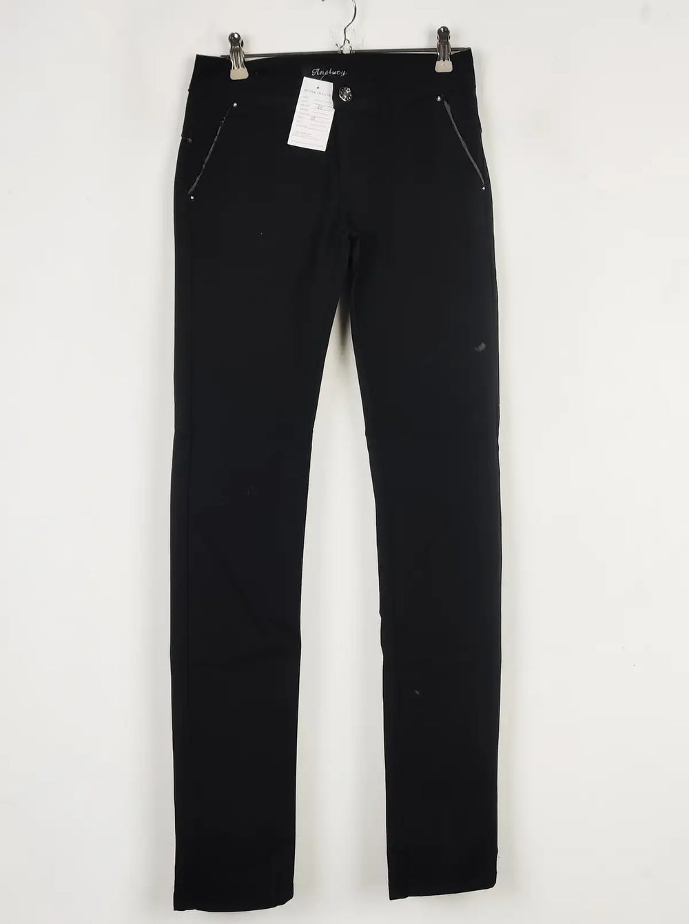 Buy online pre-used pre-loved 100% authentic & Original branded Analucy (P-213) available in Pakistan. Top international brands avilable.